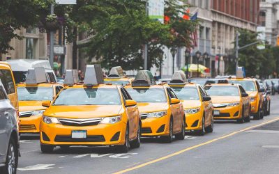 5 Ventajas de contratar un Taxi Ejecutivo exclusivo frente a las Apps de transporte en Quito